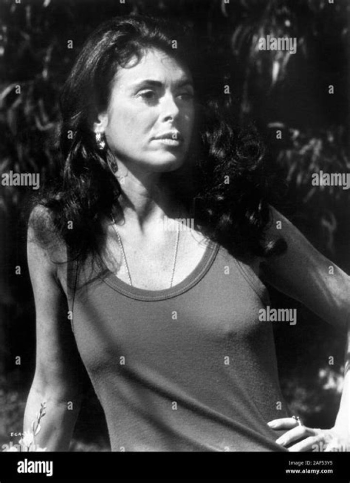 Bara Byrnes Biography, Age, Height, Husband, Net Worth, Family