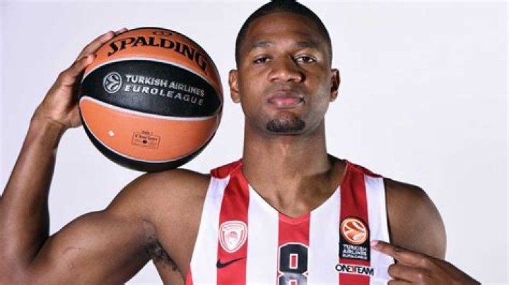 D. J. Strawberry Biography, Age, Height, Wife, Net Worth, Family