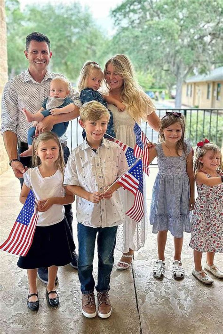 Erin Bates Biography, Age, Height, Husband, Net Worth, Family