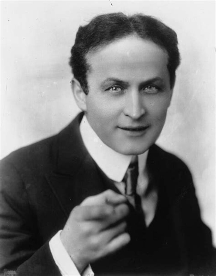 Harry Houdini Biography, Age, Height, Wife, Net Worth, Family