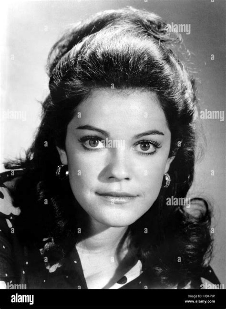 Julie Cobb Biography, Age, Height, Husband, Net Worth, Family