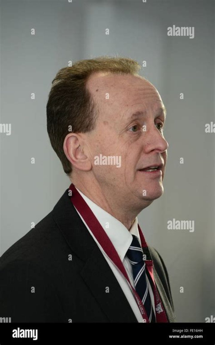 Stephen Houghton Biography, Age, Height, Net Worth, Family