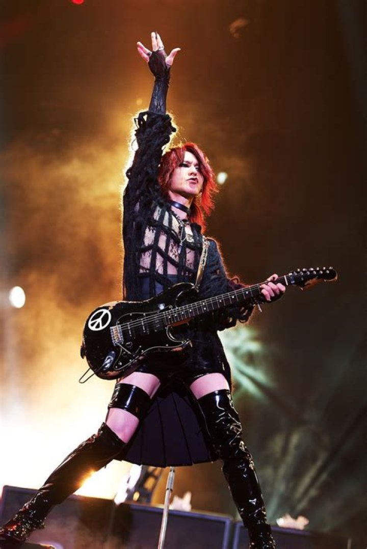 Sugizo Biography, Age, Height, Wife, Net Worth, Family